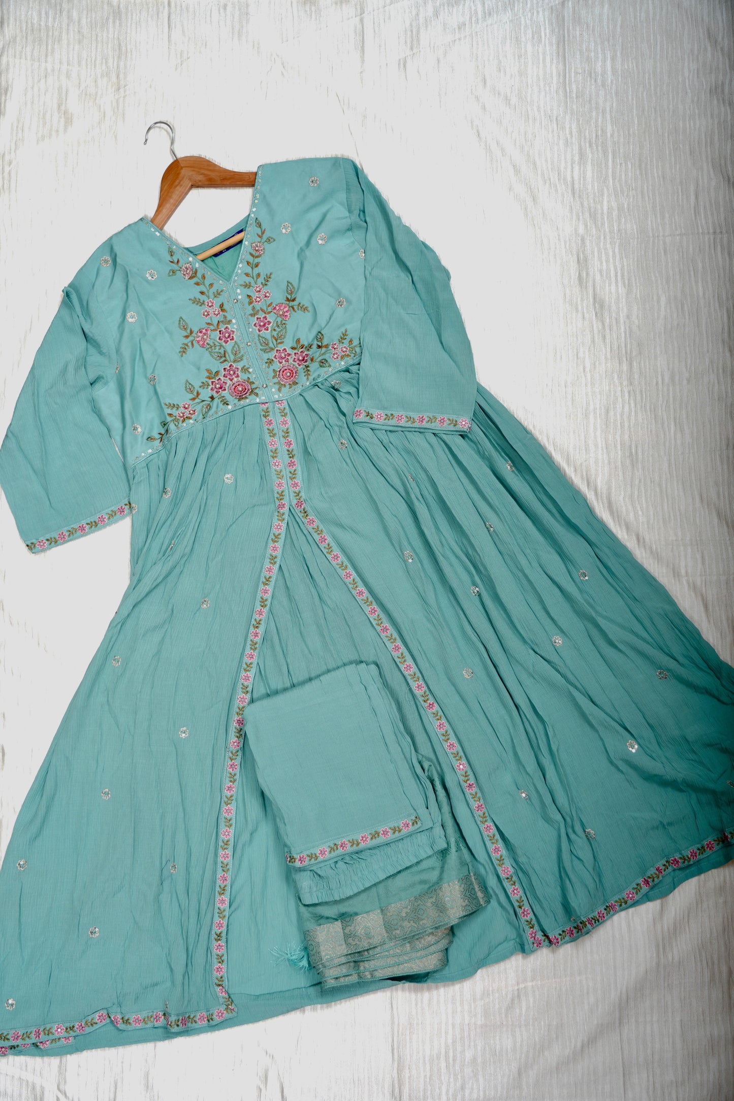 Middle-Slit Kurtha Set with Embroidered Pants & Banarasi Dupatta - NV006