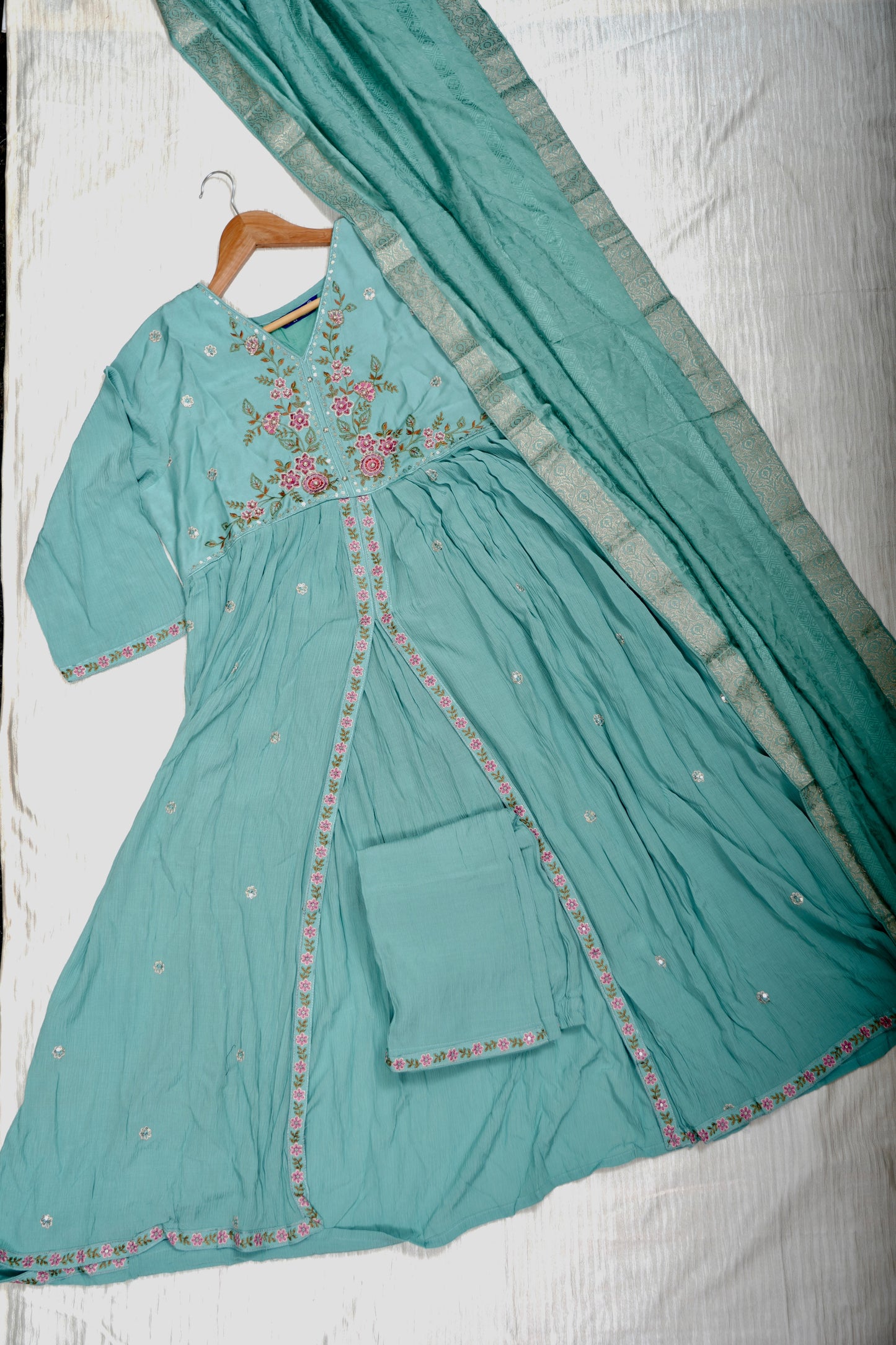 Middle-Slit Kurtha Set with Embroidered Pants & Banarasi Dupatta - NV006